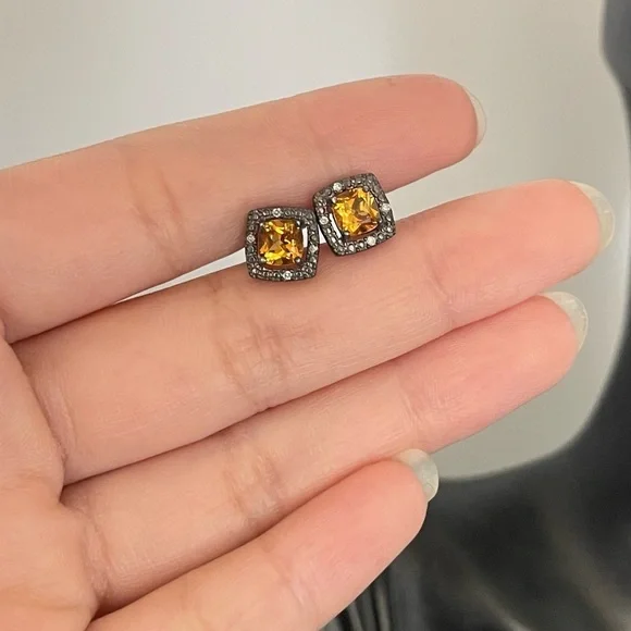 Small rectangular sterling silver dark color amber studs - Picture 6 of 6